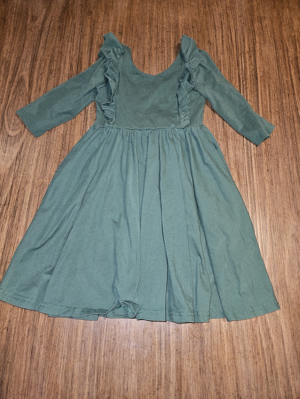Girls Ruffle-Trim 3/4 Sleeve Grren with pockets size 6
